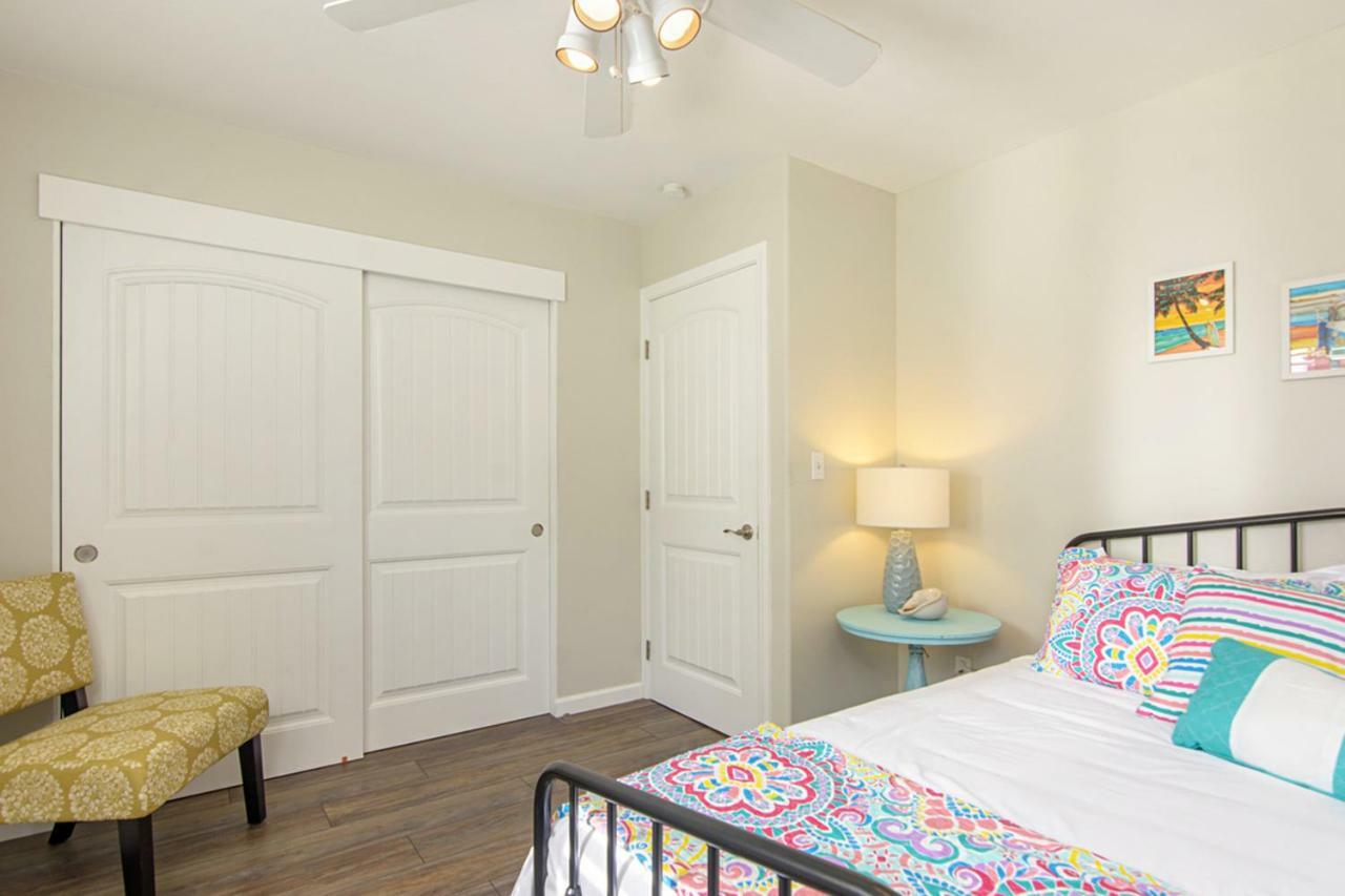 Ultimate Beach Bungalow - 1 Block From Beach - Huge Backyard Carlsbad Bagian luar foto