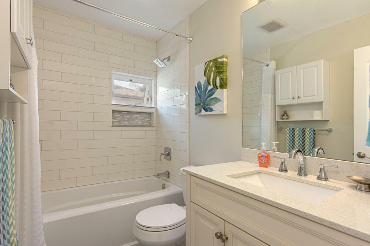Ultimate Beach Bungalow - 1 Block From Beach - Huge Backyard Carlsbad Bagian luar foto
